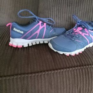 Women rebook shoes
